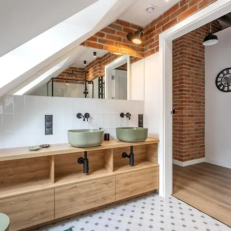 Widokowka 14 שצ'קלארסקה פוראובה